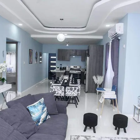 Montana Villa-Ochorios-Sleeps6-Aircon-Pool-Tv-Wifi